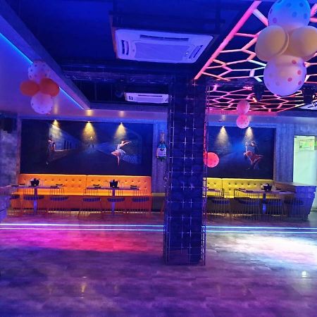 Virat Ambe Sports Club Hotel Ulhasnagar Exterior photo